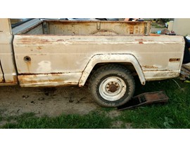 1974 Jeep J-20 Bed 2