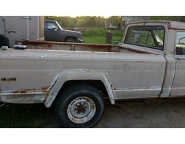 1974 Jeep J-20 Bed 4
