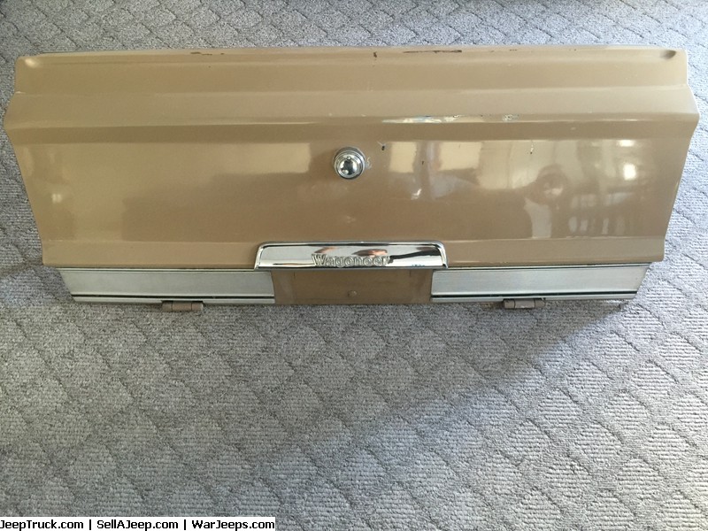 Jeep Grand Wagoneer Cherokee Tailgate 2