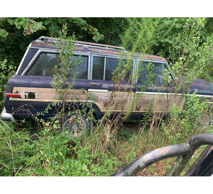 Two J10 Laredo and one Wagoneer package deal 4