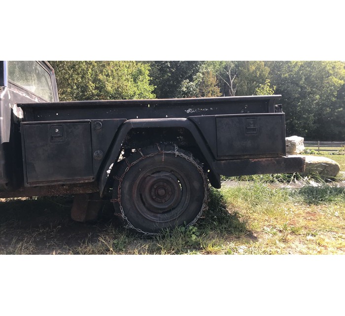 Jeep J20 truck bed
