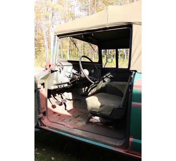 1968 Kaiser M715 3