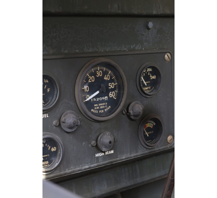 1968 Kaiser M715 5