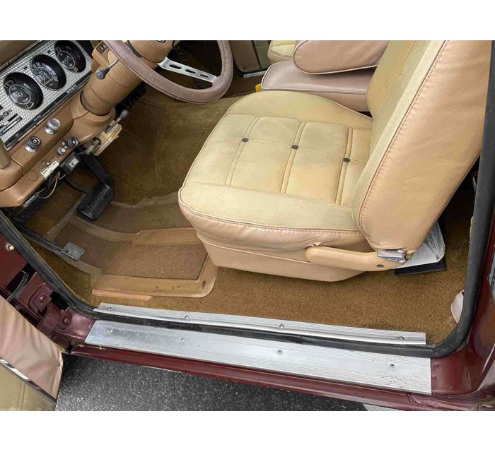 1979 Jeep J10 Golden Eagle Edition 4