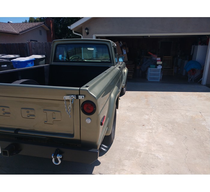 1972 Jeep J2000 4