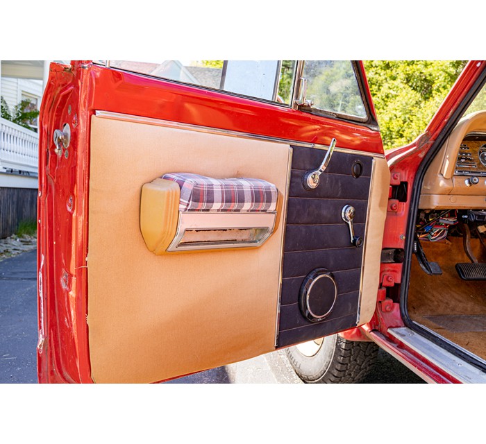 1985 4x4 Jeep J20 Pioneer 3quarter ton Long Bed 1