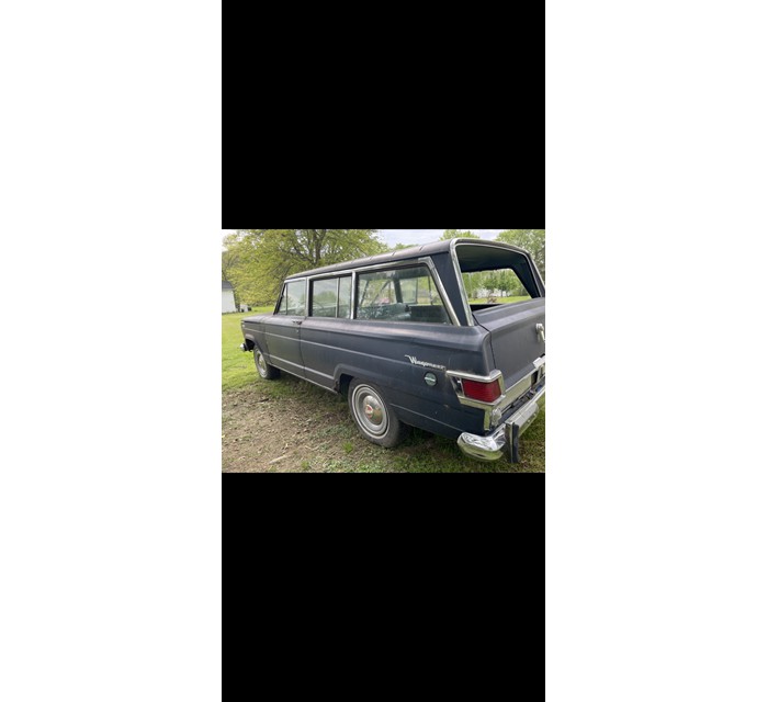 1966 Jeep Wagoneer 1