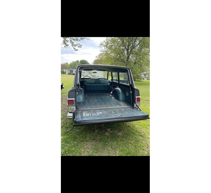 1966 Jeep Wagoneer 5