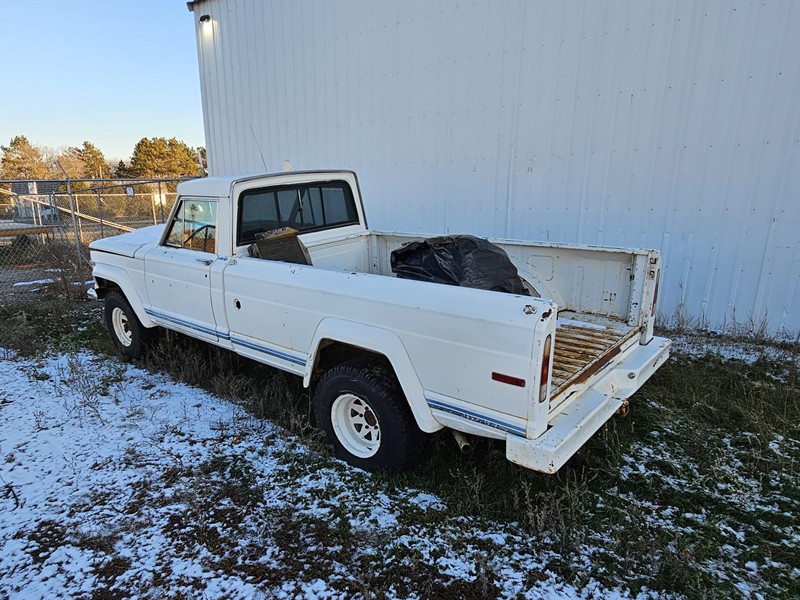 1973 Jeep C10 Custom Cab 2