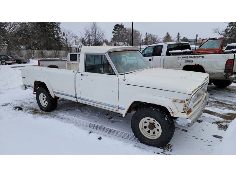 1973 Jeep C10 Custom Cab 3