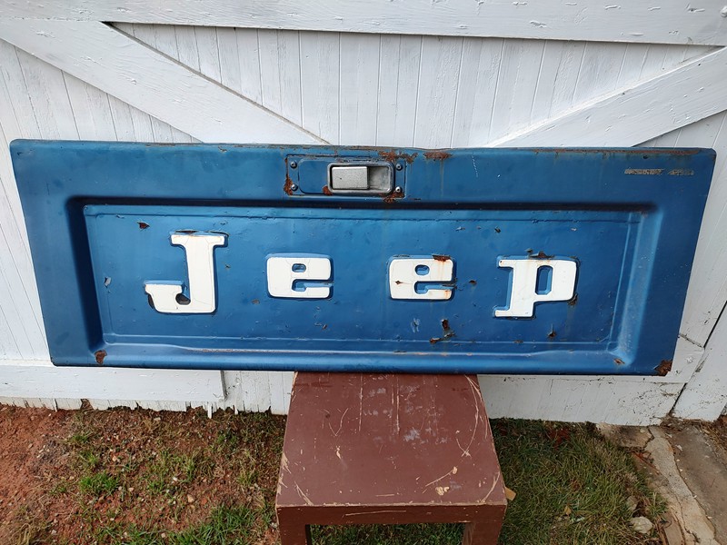Full Size Jeep Truck Tailgate 1