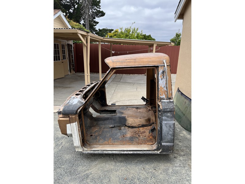 1973 Jeep J10 Cab 3