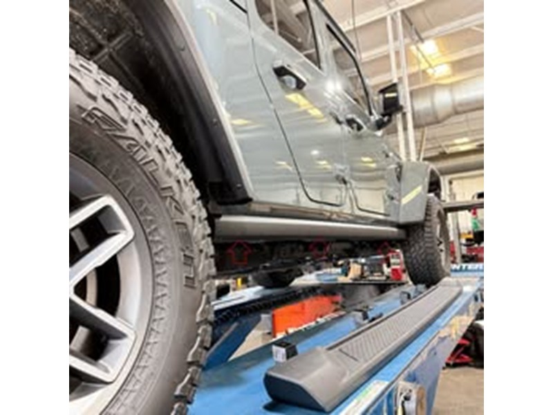 2026 Jeep Gladiator Mojave X LT285-70R17-C Tires and OEM factory wheels and Rock Rails 6