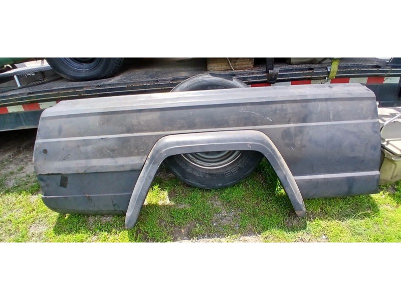 Passenger Side Wide Track Cherokee Bedside