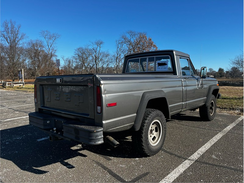 Jeep J10 Pickup Truck 4