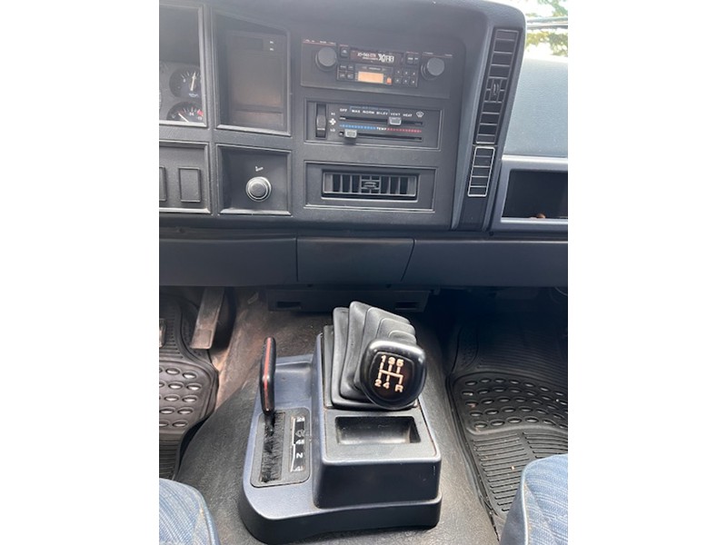 1988 Jeep Comanche 4x4 Short Bed with Topper 4.0L 5spd 7
