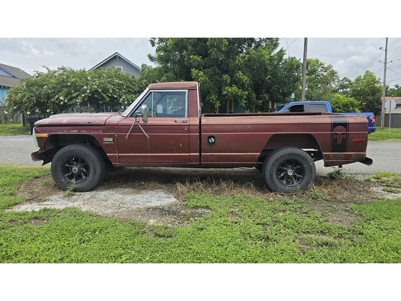 1986 Jeep J10 4WD V8 2