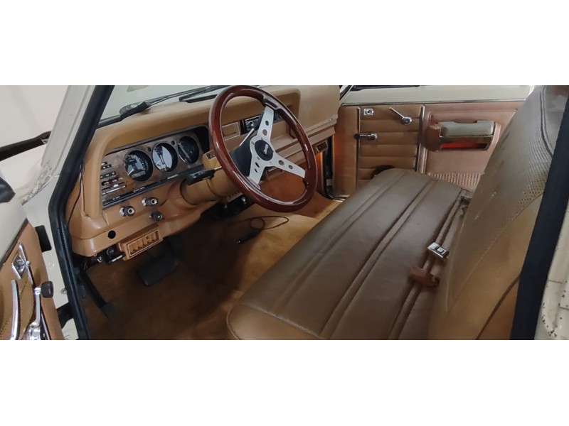 1985 Jeep J20 3