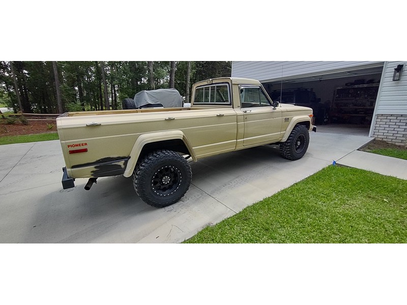 1985 Jeep J20 8