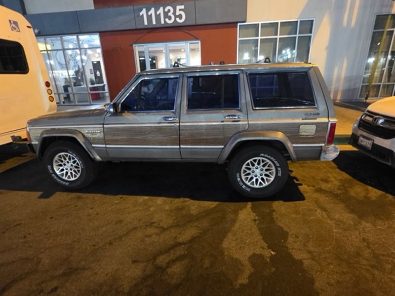 1987 Jeep Wagoneer Limited 4x4 4