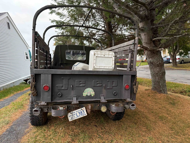 1968 M715 Jeep Kaiser 1 and 1 quarter Ton Military Cargo Truck 3