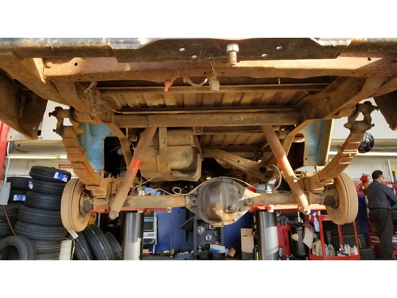 1965 Jeep J200 4WD 3