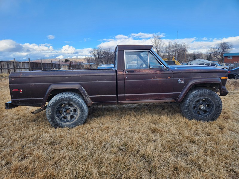 1980 Jeep J10 truck 4