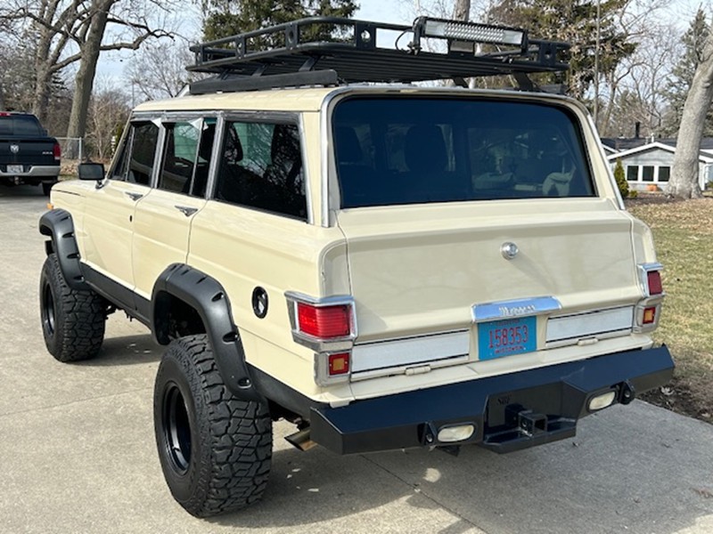 1983 Jeep Wagoneer 2