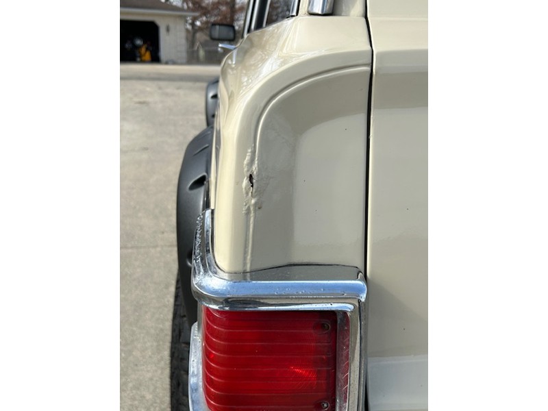 1983 Jeep Wagoneer 3