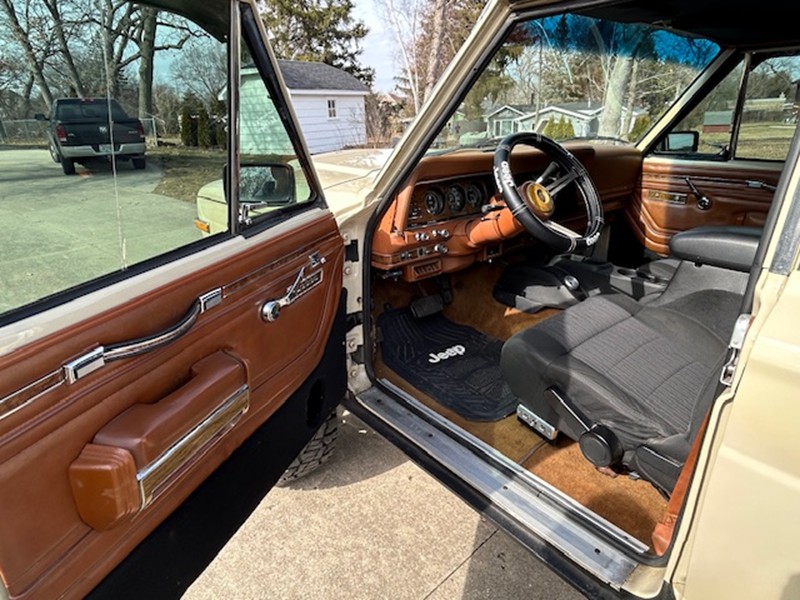 1983 Jeep Wagoneer 4