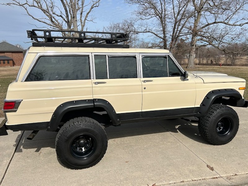 1983 Jeep Wagoneer 6