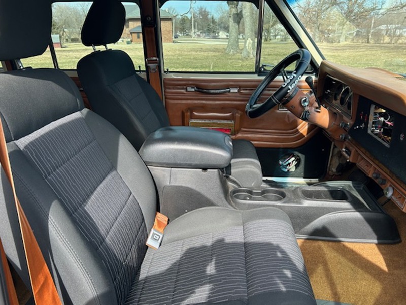 1983 Jeep Wagoneer 8
